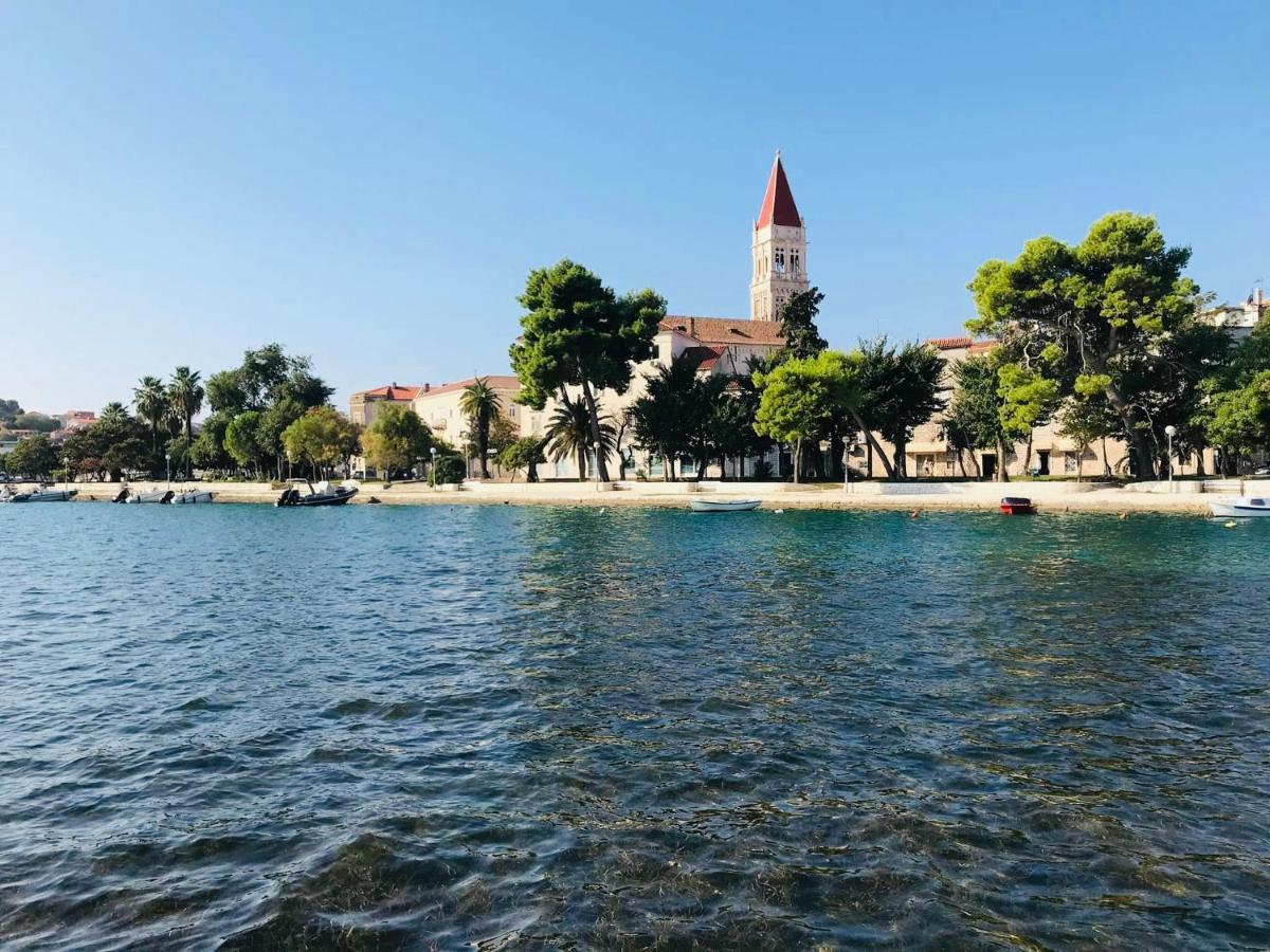 Vila Zrina - Apartmani Trogir Exterior photo