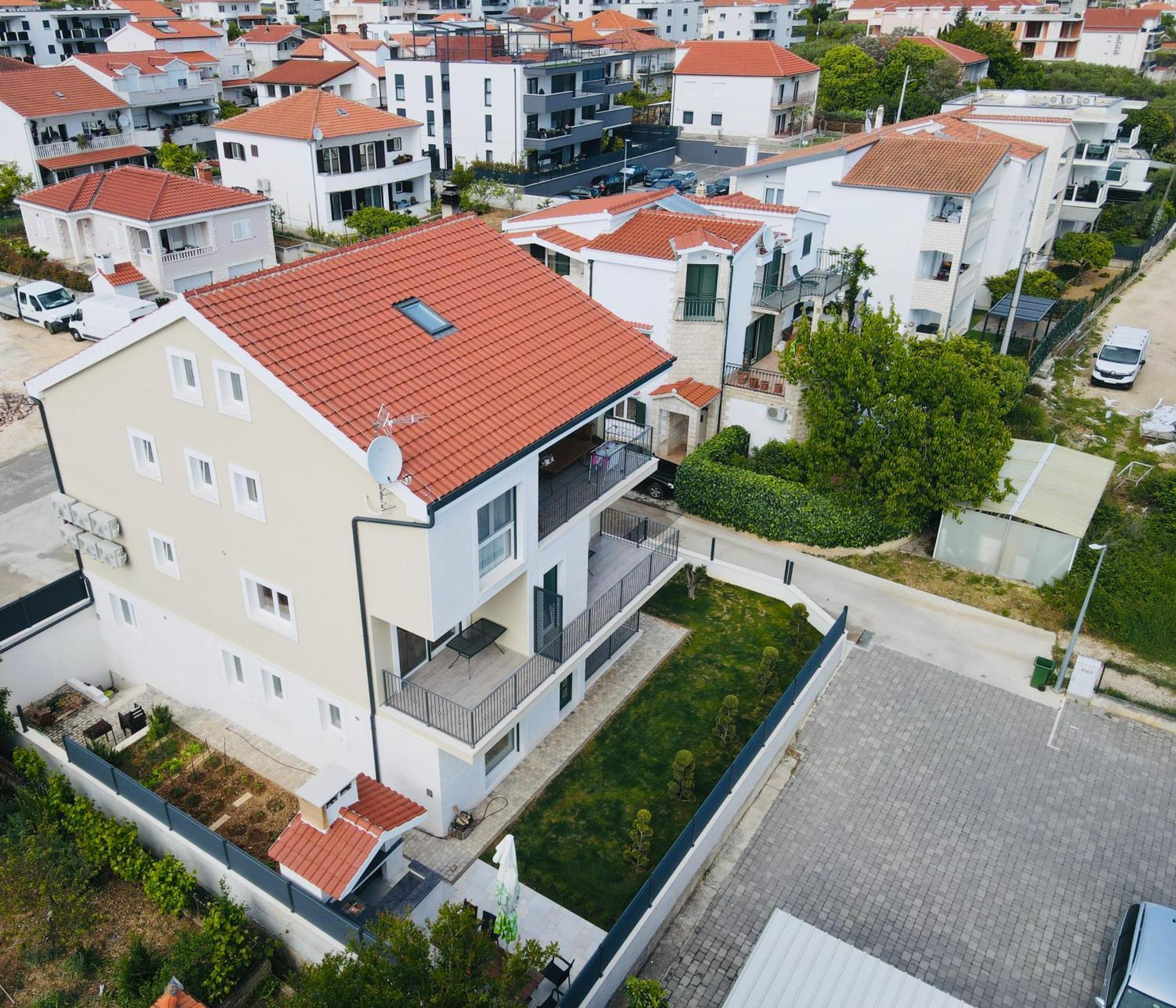 Vila Zrina - Apartmani Trogir Exterior photo