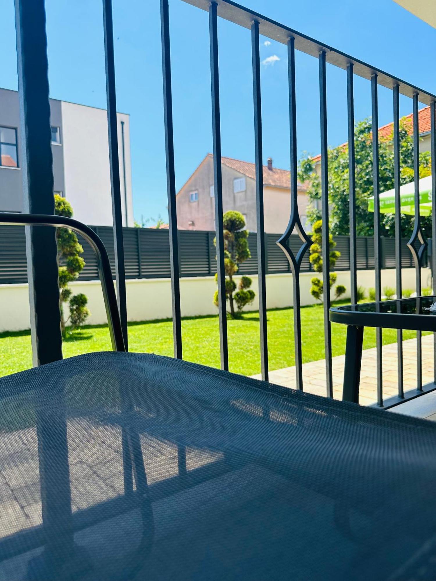 Vila Zrina - Apartmani Trogir Exterior photo