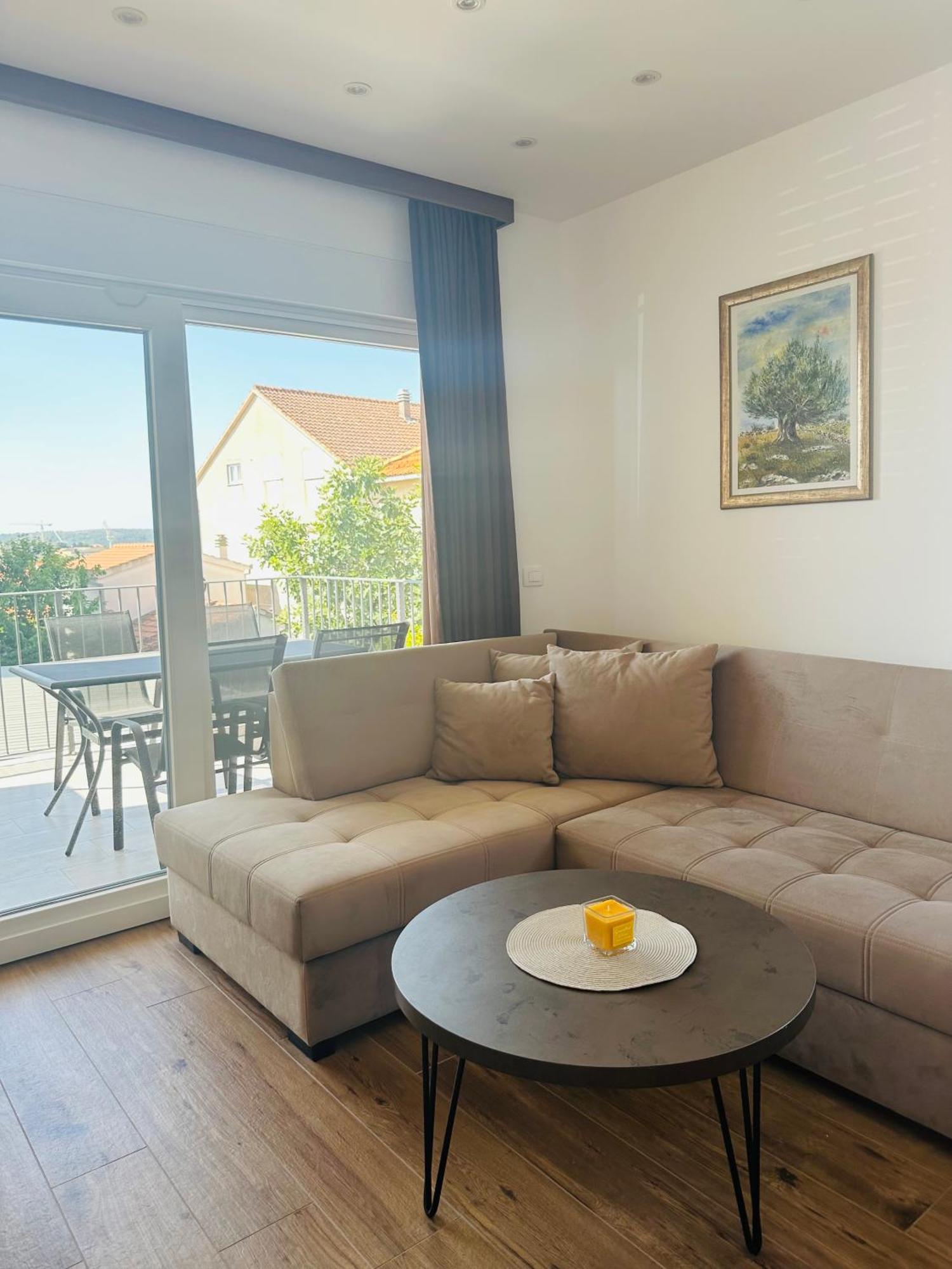 Vila Zrina - Apartmani Trogir Exterior photo